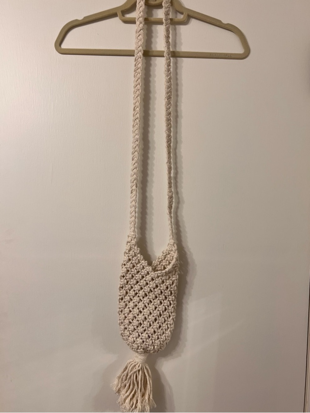 FREE PEOPLE CROCHET CREAM WATER BOTTLE ACCESSORIES CROSSBODY BAG ✨
